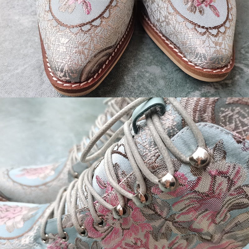 أحذية زهرة مطرزة